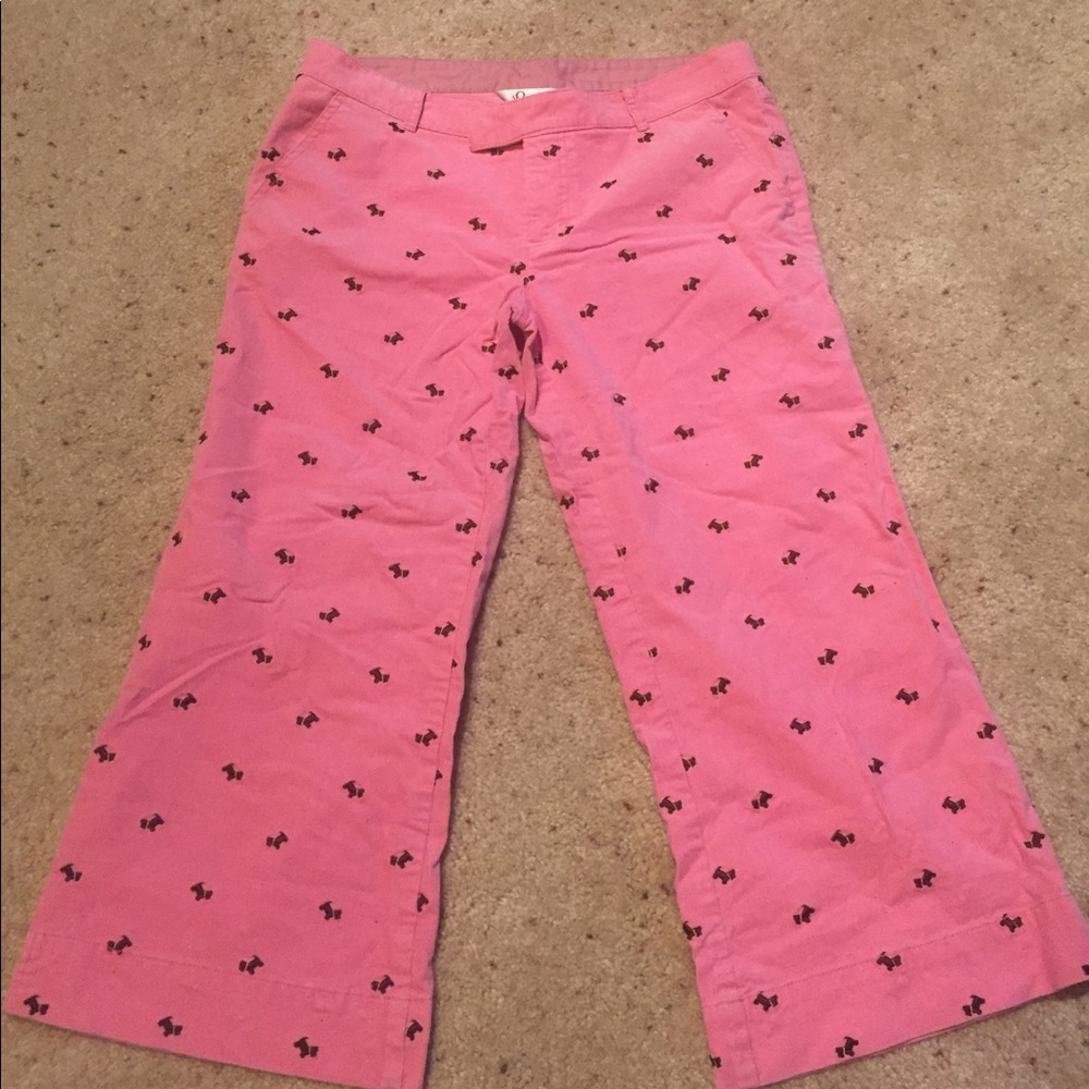 Lilly Pulitzer pink cord capris with dogs. 10?